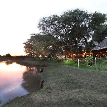 Mara River Lodge Aitong Екстериор снимка